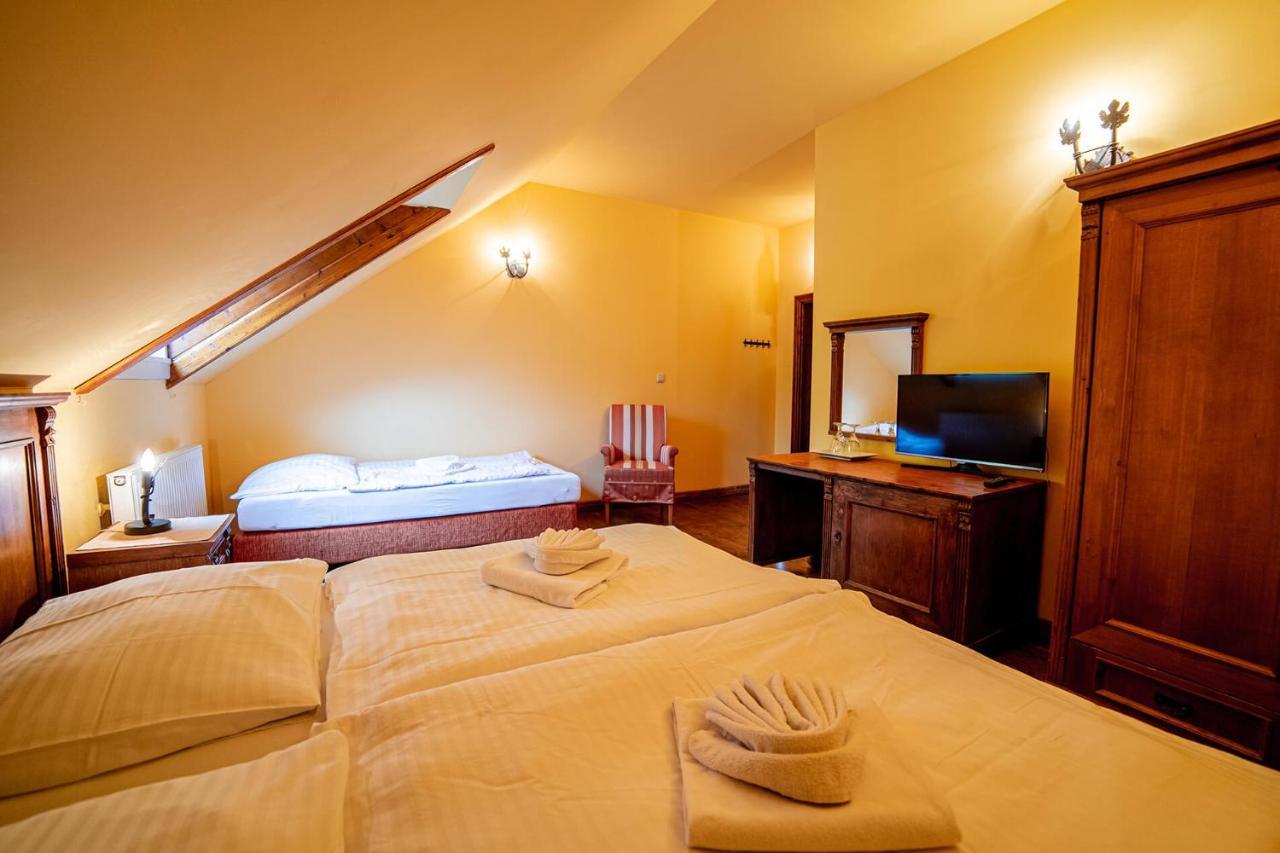 Penzion Cosmopolitan I. Banská Štiavnica Kültér fotó