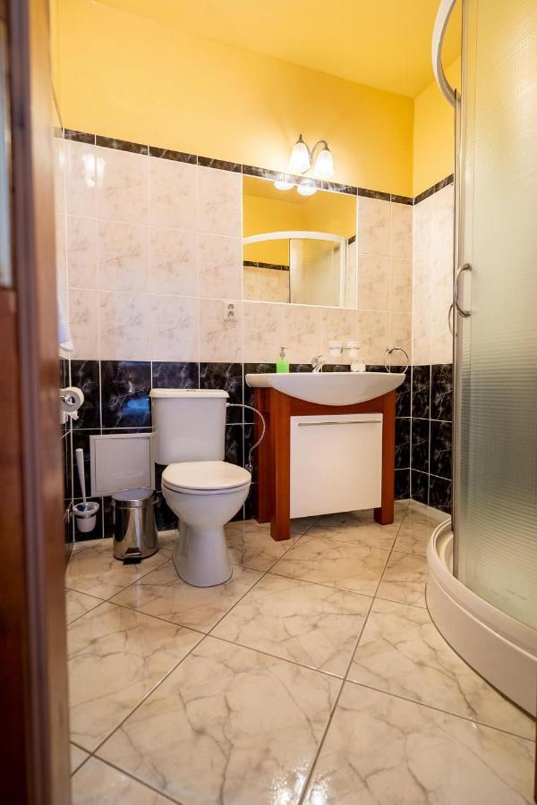 Penzion Cosmopolitan I. Banská Štiavnica Kültér fotó