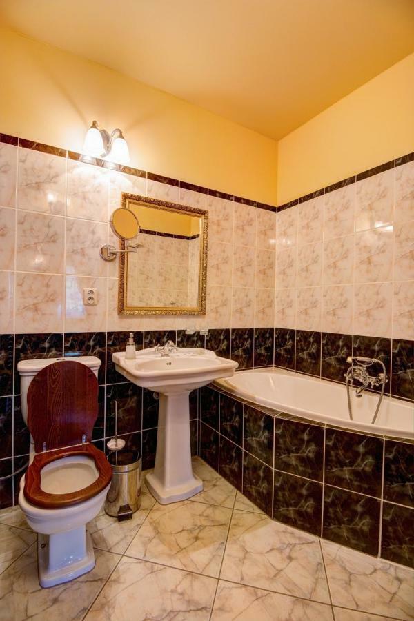 Penzion Cosmopolitan I. Banská Štiavnica Kültér fotó
